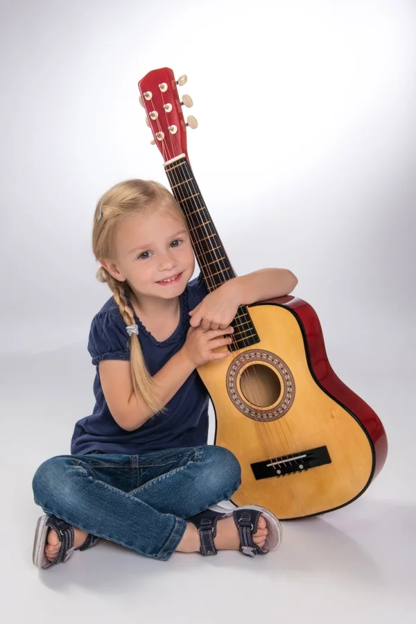 Boogie Bee Holzgitarre mit 6 Saiten, 75cm